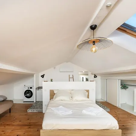 Hébergement de vacances House With Terrace On The Roofs Of *